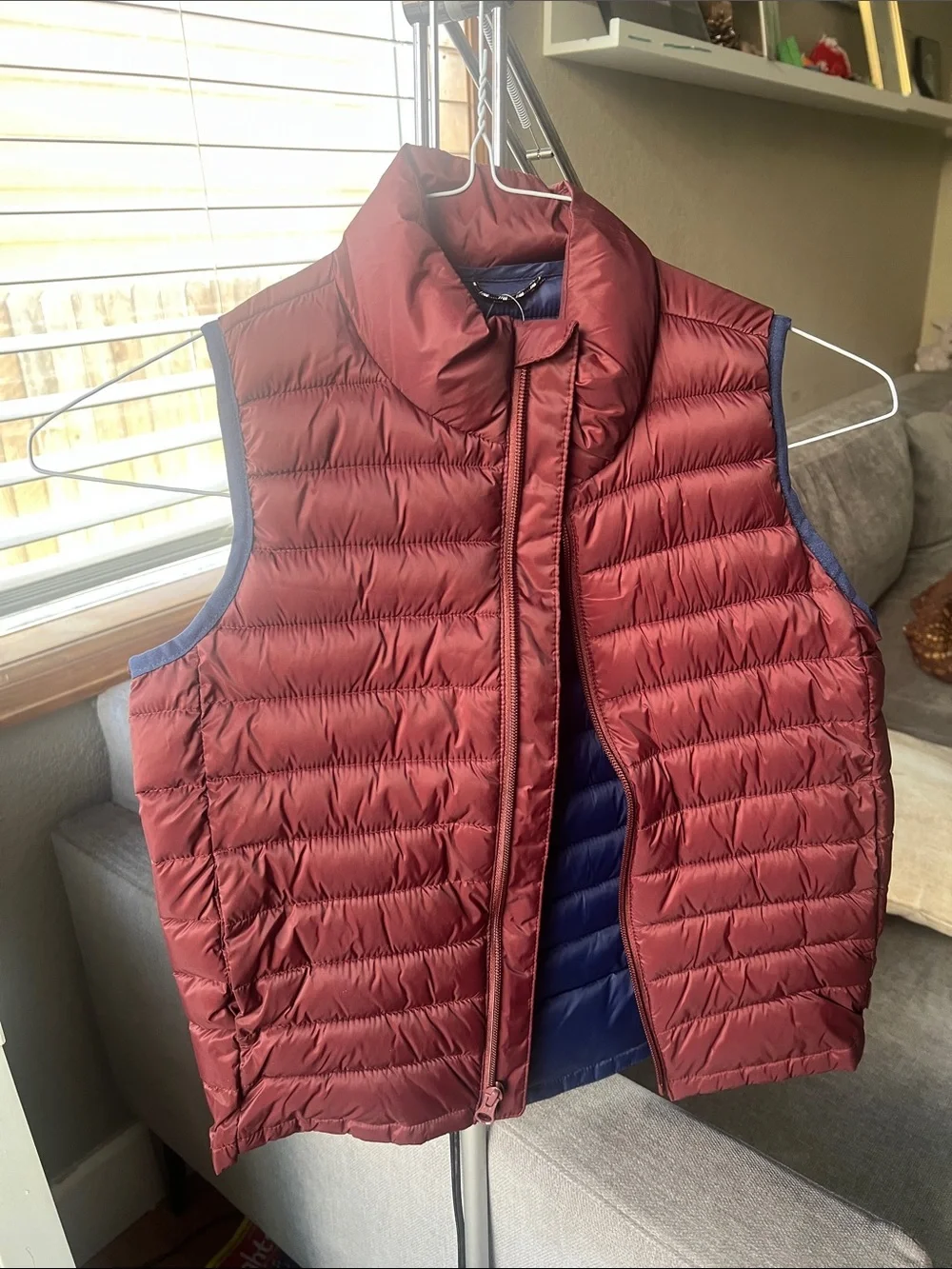 GAP Puffer Vest in Burgundy and Navy